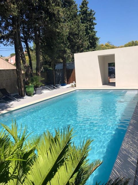 Roques Hotel in Villeneuve-lès-Avignon