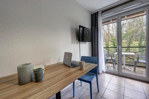 Comfort Aparthotel Divonne L'Oree du Parc Hotel in Divonne-les-Bains