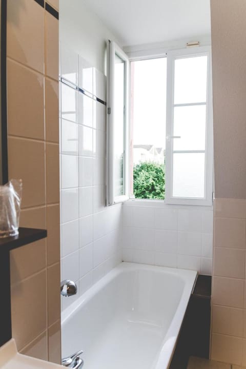 Terres de France - Appart'Hotel La Roche-Posay Apartment hotel in Centre-Val de Loire