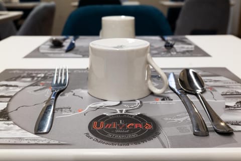 Hotel De L'univers Hotel in St-Malo