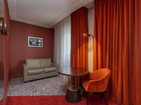 NEST Paris La Defense - MGallery Hotel in Puteaux