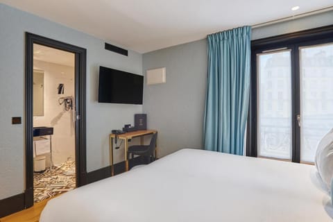 Eiffel Petit Louvre Hotel in Paris