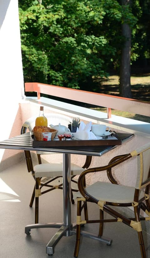 Logis Hôtel Le Parc de Geoffroy Hotel in Thiers