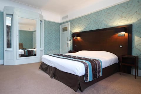 Le Grand Hotel Hotel in Tours