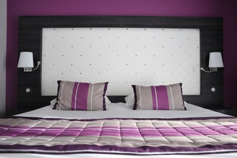 The Originals Boutique, Hotel Le Lion d'Or, Fougeres Ouest (Inter-Hotel) Hotel in Brittany