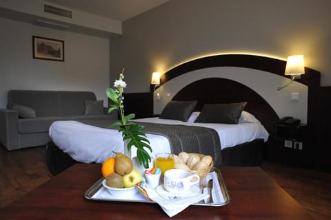 The Originals Boutique, Hotel Le Lion d'Or, Fougeres Ouest (Inter-Hotel) Hotel in Brittany