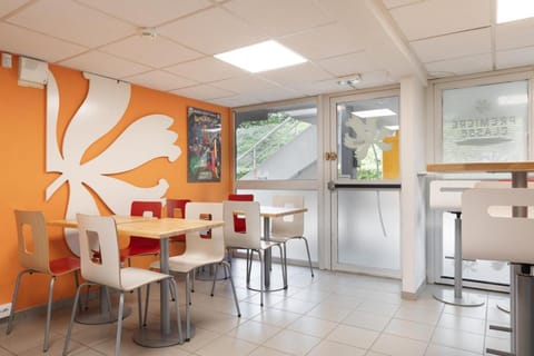 Premiere Classe La Ville Du Bois Hotel in Île-de-France