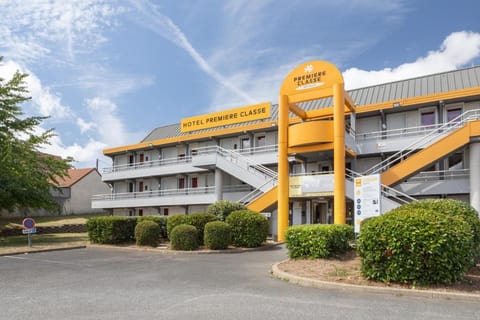 Premiere Classe La Ville Du Bois Hotel in Île-de-France