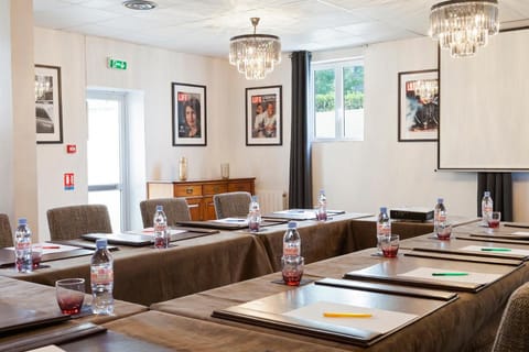 Hotel Acadie Les Ulis Hotel in Île-de-France