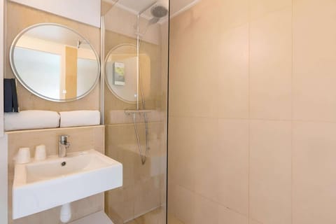 Sure Hotel by Best Western Plaisir Hotel in Île-de-France