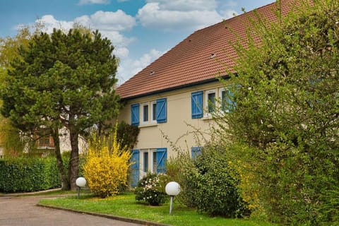 Sure Hotel by Best Western Plaisir Hotel in Île-de-France