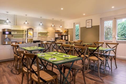 Sure Hotel by Best Western Plaisir Hotel in Île-de-France