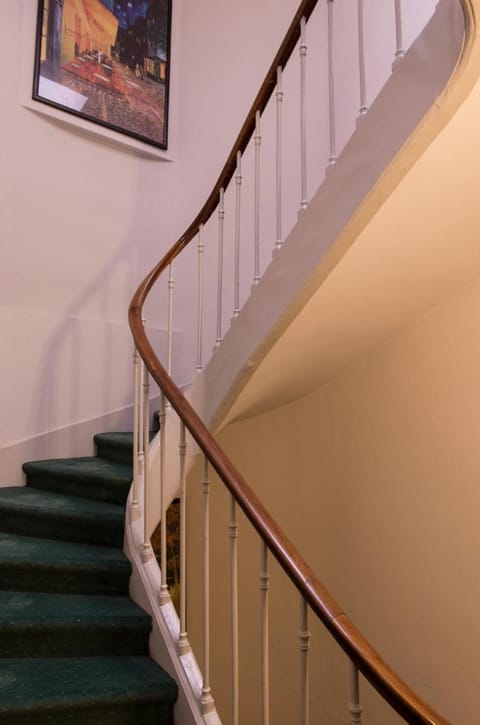 Hotel De Geneve Hotel in Paris