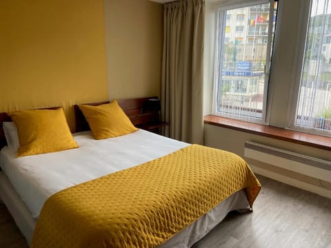 LOGIS HOTEL - La Petite Rade Hotel in Le Havre