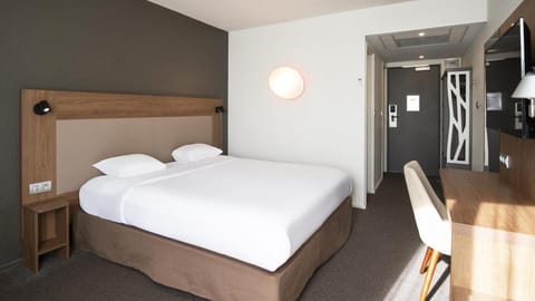 Timhotel Chartres Cathedrale Hotel in Chartres