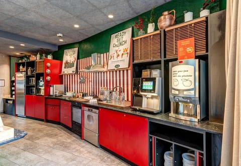 B&B HOTEL Paris Nord 18ème Hotel in Saint-Denis, France