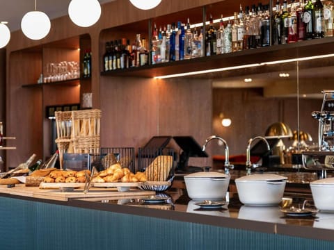 Hotel Mercure Omaha Beach Hotel in Normandy