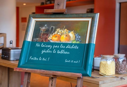 B&B HOTEL Rueil-Malmaison Gare Hotel in Chatou