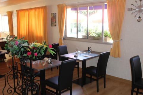 Kyriad Direct Chateau-Thierry Centre Hotel in Château-Thierry