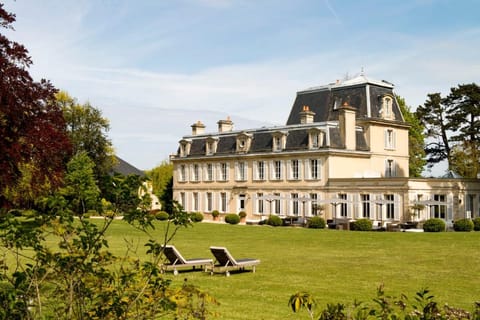 Chateau La Cheneviere Hotel in Normandy