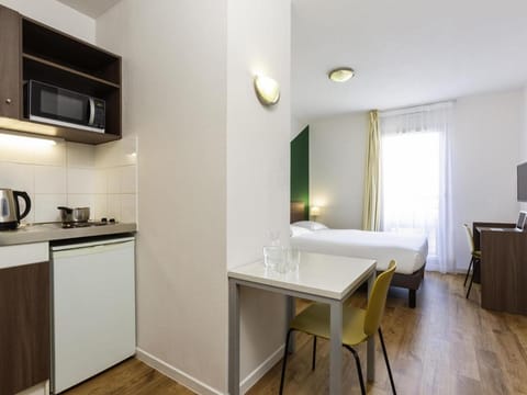 Aparthotel Adagio Access Carrieres Sous Poissy Apartment hotel in Poissy