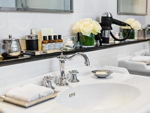 Fairmont Hotel Vier Jahreszeiten Hotel in Hamburg