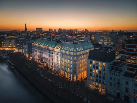 Fairmont Hotel Vier Jahreszeiten Hotel in Hamburg