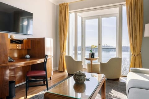 Louis C Jacob, Hamburg, Autograph Collection Hotel in Hamburg