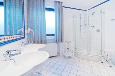 Romantik Waldhotel Mangold Hotel in Bergisch Gladbach