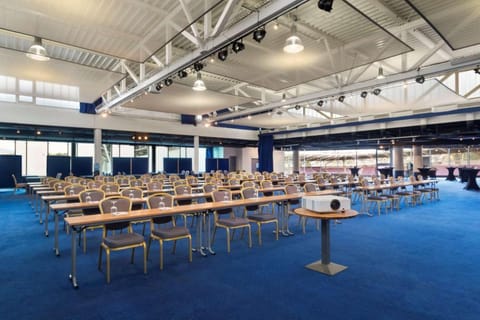 Ramada Encore by Wyndham Geneva Hotel in Geneva