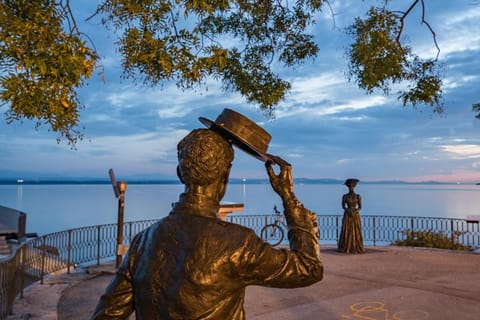 Touring au Lac Hotel in Neuchâtel