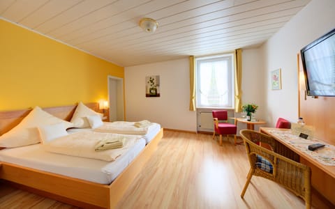 Hotel zum Moselstrand Hotel in Cochem-Zell