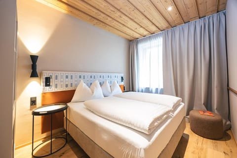 Hotel Neue Post Hotel in Zell am See