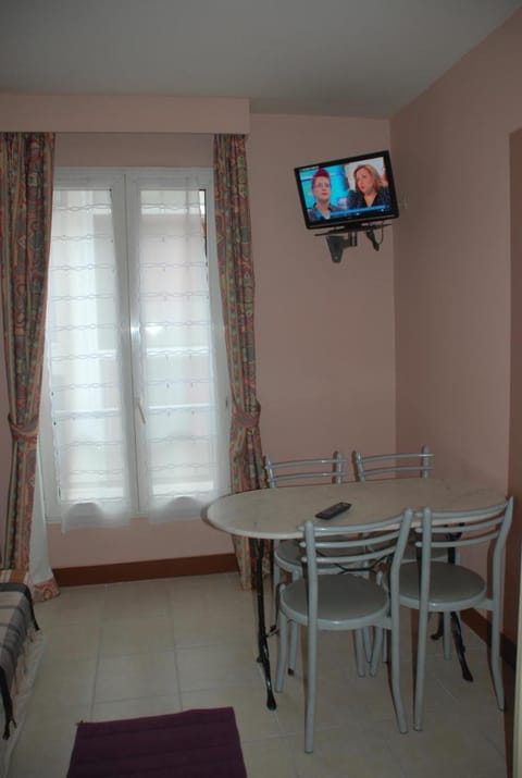 Residence de La Tour Hotel in Malakoff