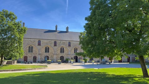L'Hostellerie du Château de Bricquebec Hotel in Normandy