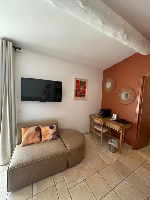 Mas des Romarins, The Originals Relais Hotel in Gordes