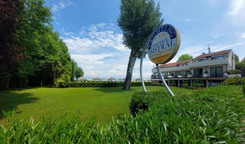 Yachting Hotel Mistral Hotel in Sirmione