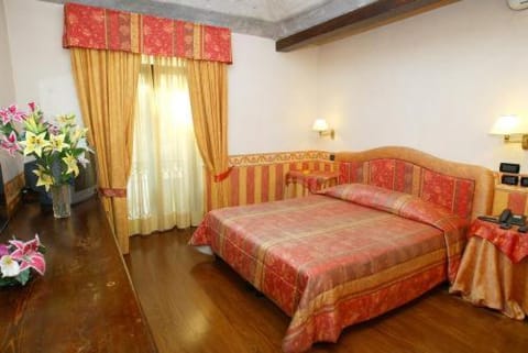 Hotel Due Mondi Hotel in Turin