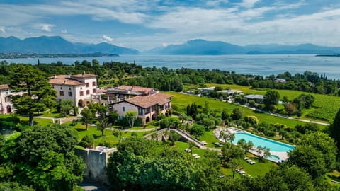 Castello Belvedere Apartments Apartment hotel in Desenzano del Garda