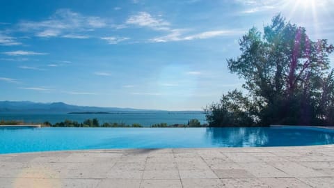 Castello Belvedere Apartments Apartment hotel in Desenzano del Garda