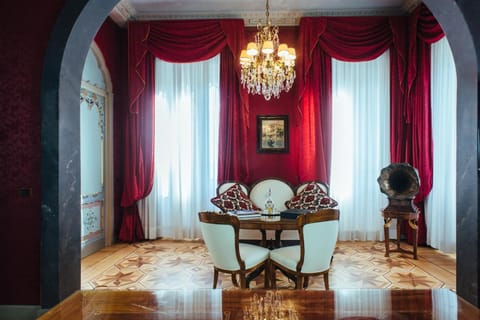 Relais & Chateaux Villa Crespi Hotel in Orta San Giulio