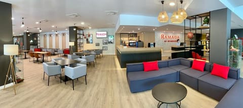 Ramada by Wyndham Valencia Almussafes Hotel in Ribera Baixa