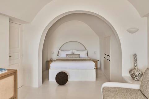 Mystique, a Luxury Collection Hotel, Santorini Hotel in Oia
