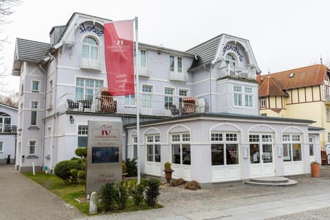 Hotel Vier Jahreszeiten Kühlungsborn Hotel in Kühlungsborn