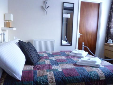 Belle Vue Hotel Bed and Breakfast in Treflys