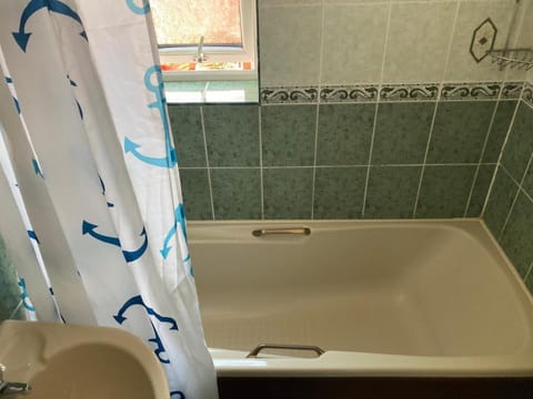 Harman Suites Self-Catering Apartments Free WIFI & Parking Apartment in Leeds