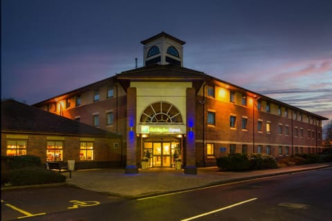 Holiday Inn Express Warwick - Stratford-upon-Avon By IHG Hotel in Warwick