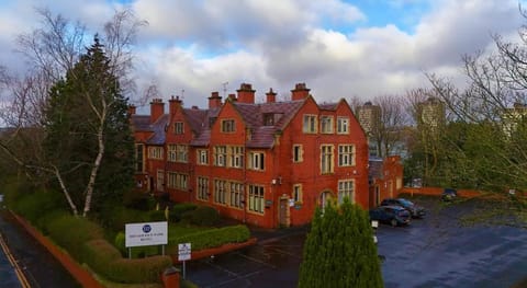 Broadfield Park Hotel by Belvilla Hotel in Rochdale