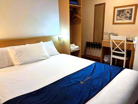 Royal Square Hotel - NEC and Birmingham Airport Hotel in Marston Green