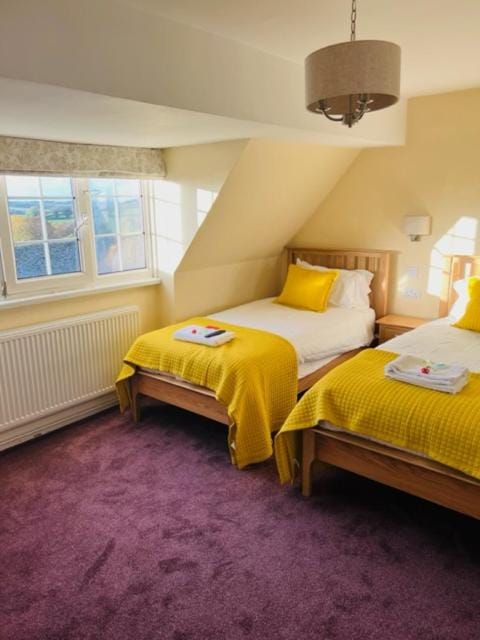 Crown & Cushion Hotel Hotel in Chipping Norton